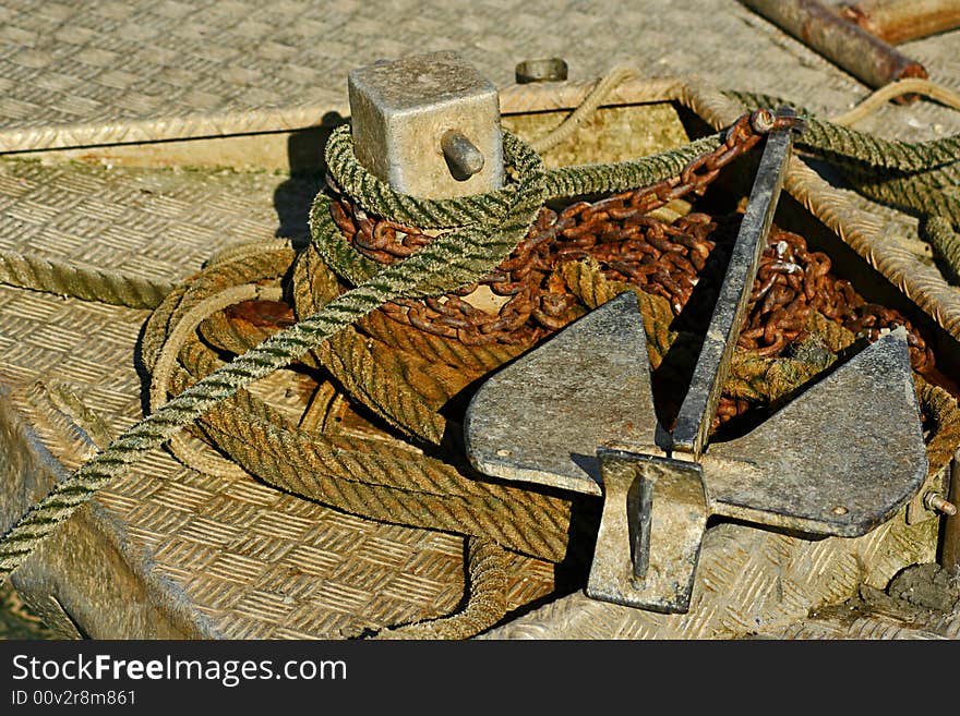 An image of a mooring point and an anchor