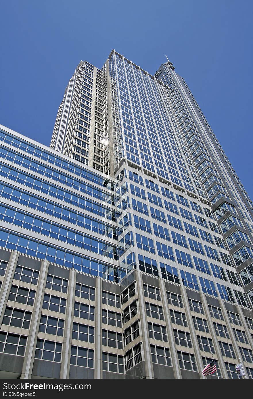 Daytime view of Chicago skyscraper