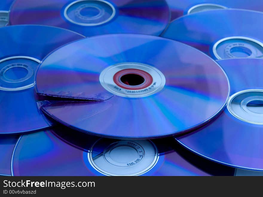 A few dvd discs with the damaged one. A few dvd discs with the damaged one