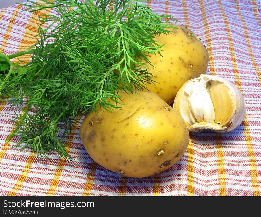 Potato with fennel and garlic