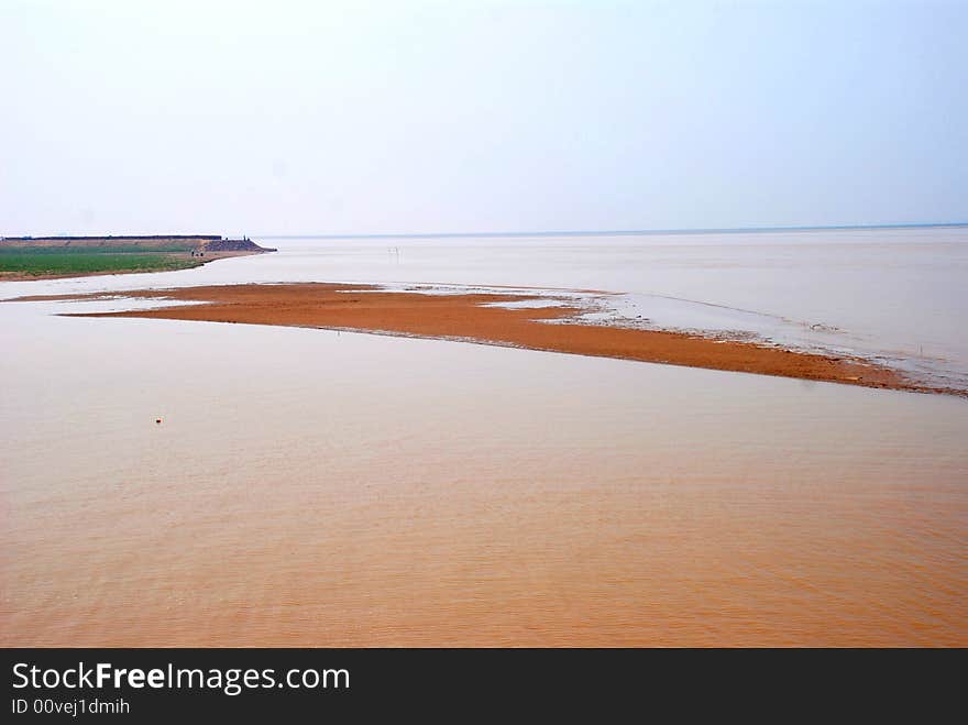 The beachhead of the Yellow River, Central China,. The beachhead of the Yellow River, Central China,