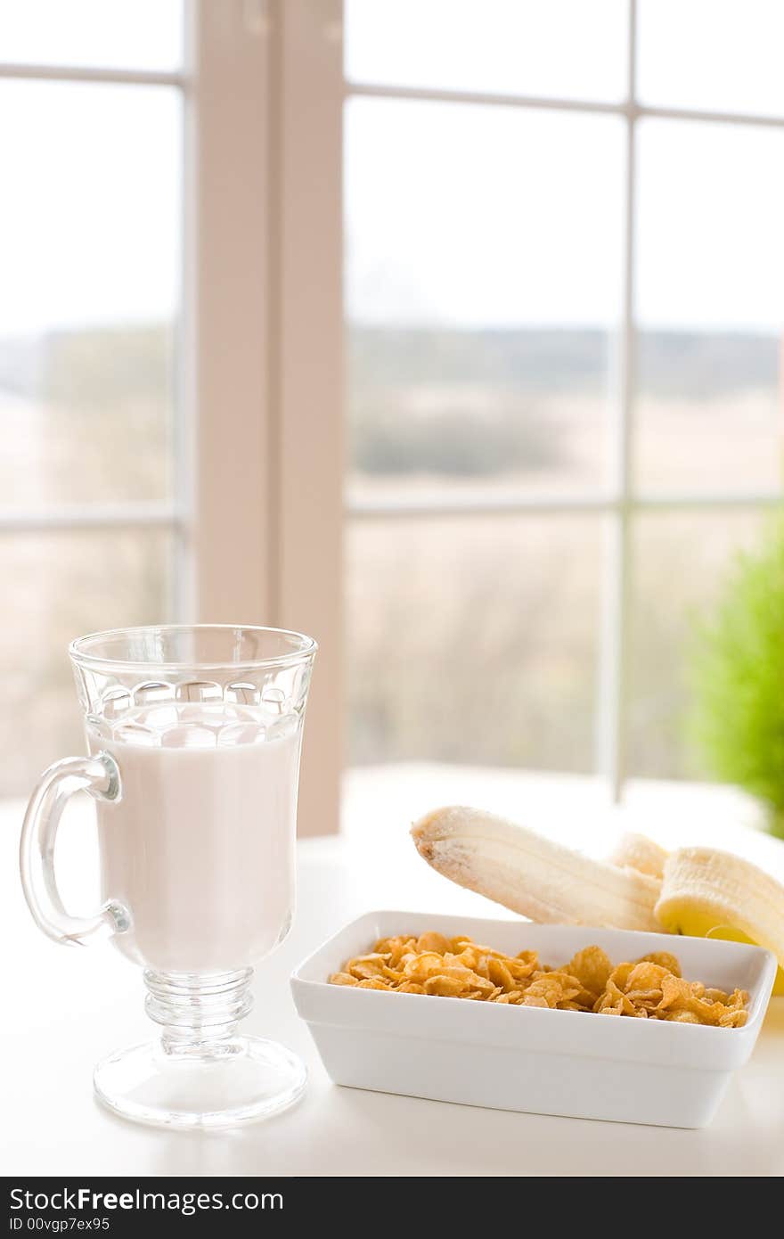 Banana, joghurt and cereal