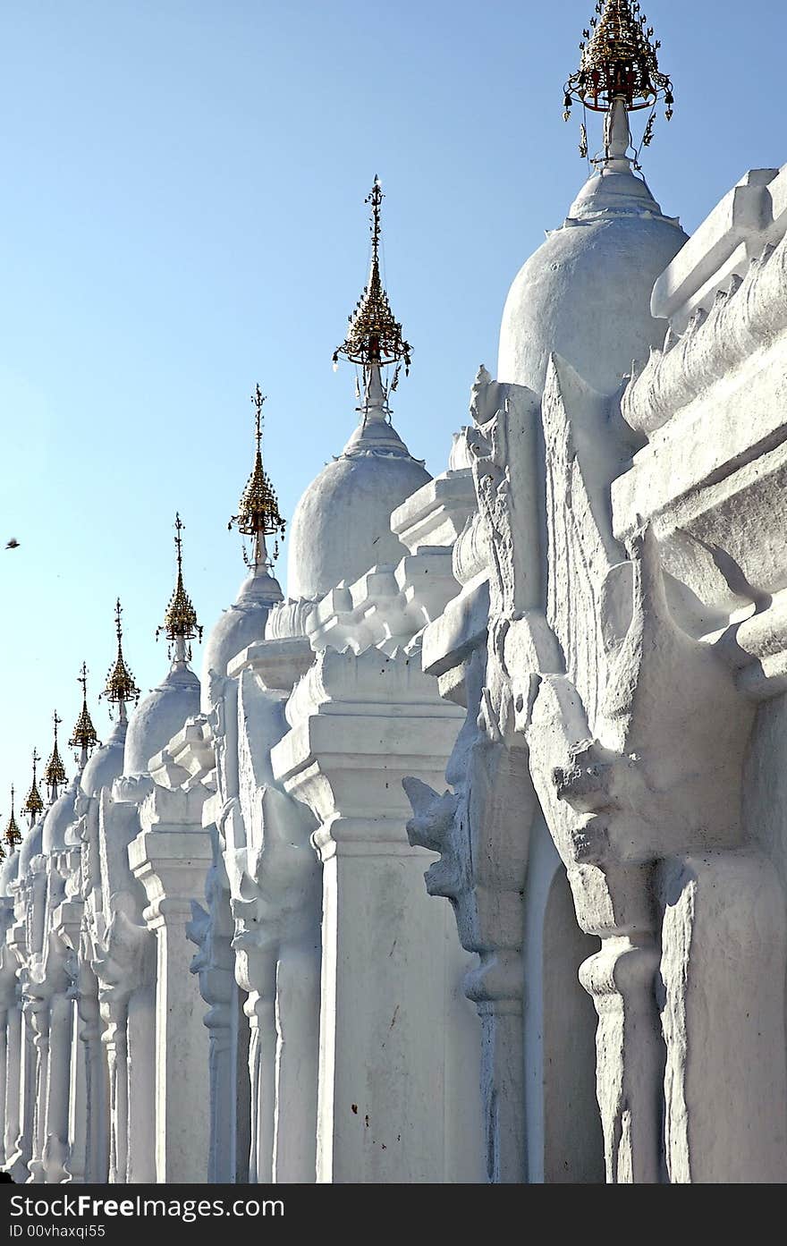 Myanmar, Mandalay: Stupas of Kuthodaw pagoda