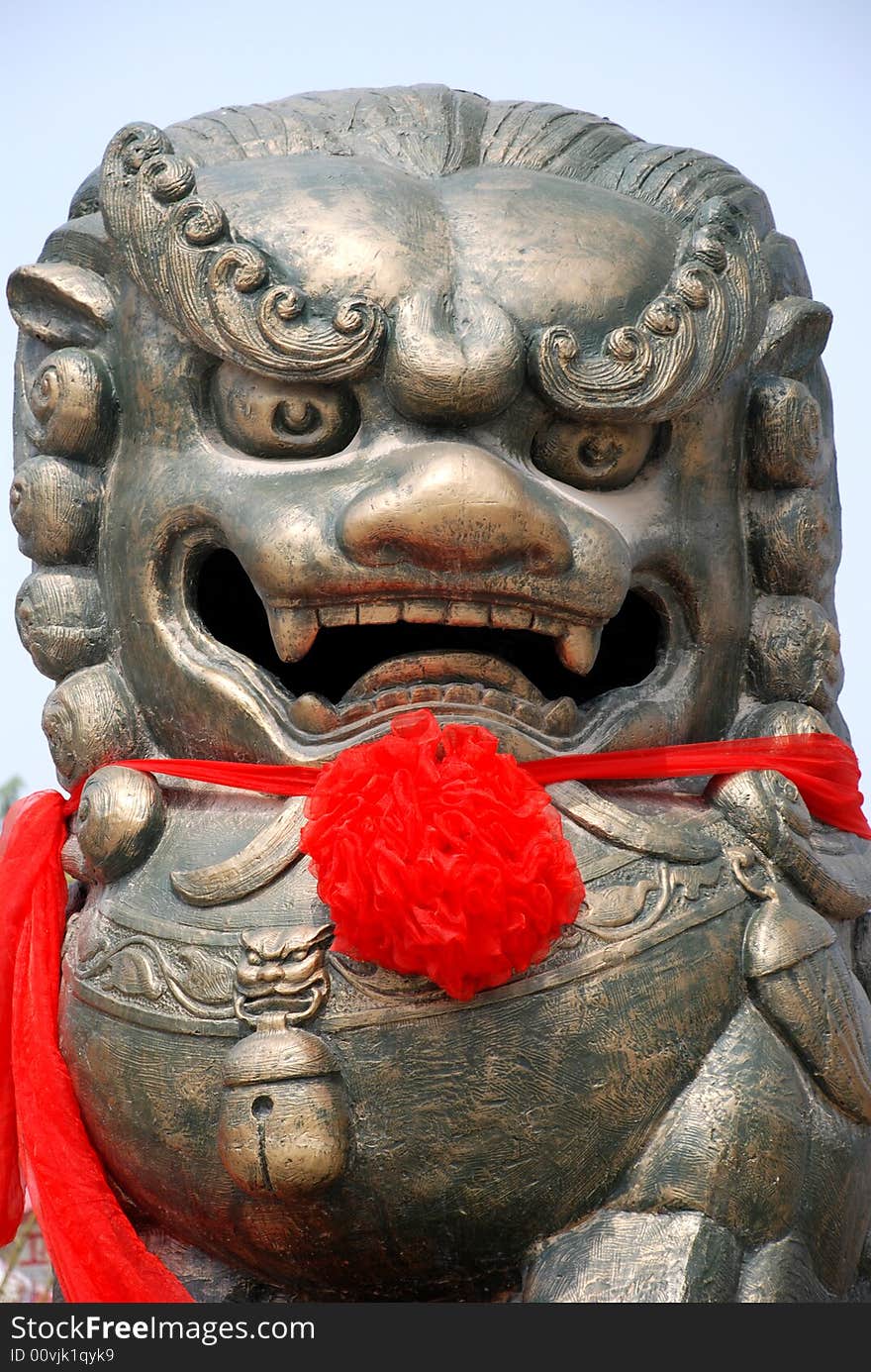 Chinese Lion Statue