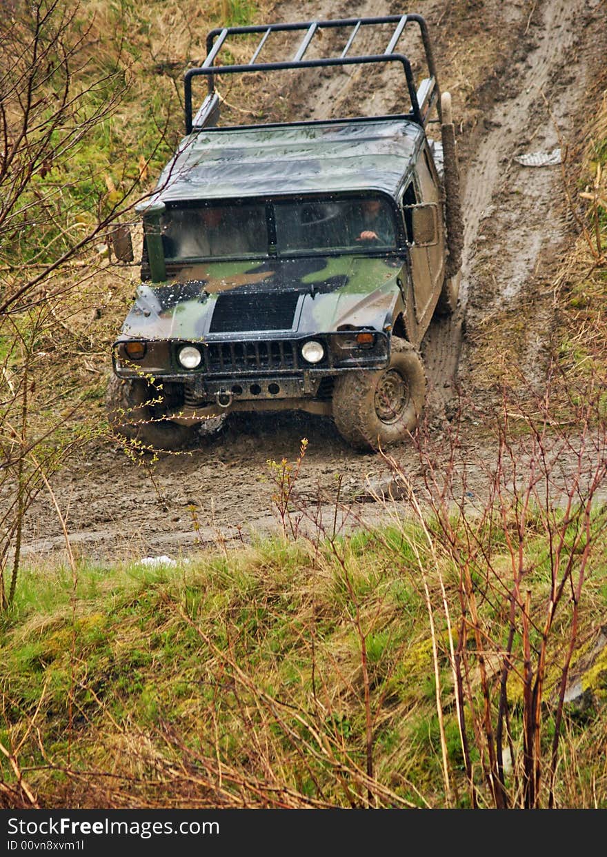 Hummer  in an Offroad Race