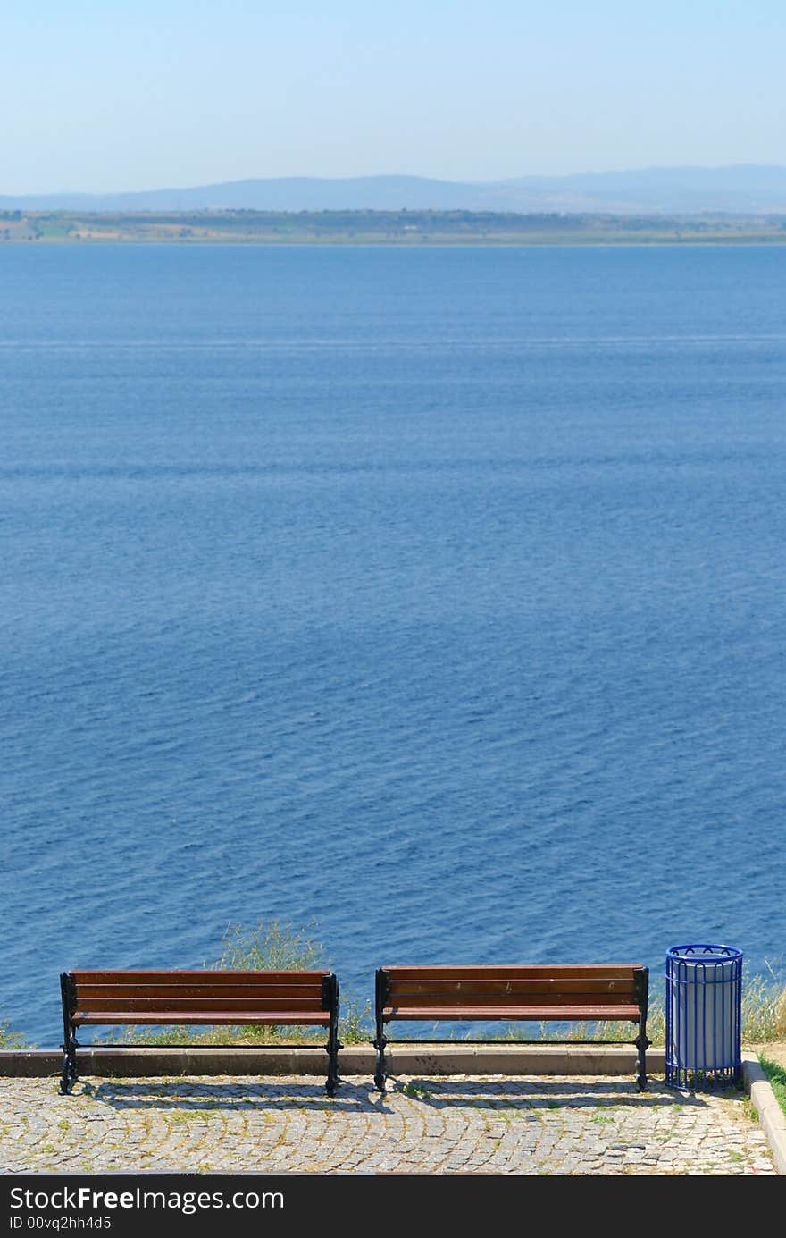 Benches placed towards horizon