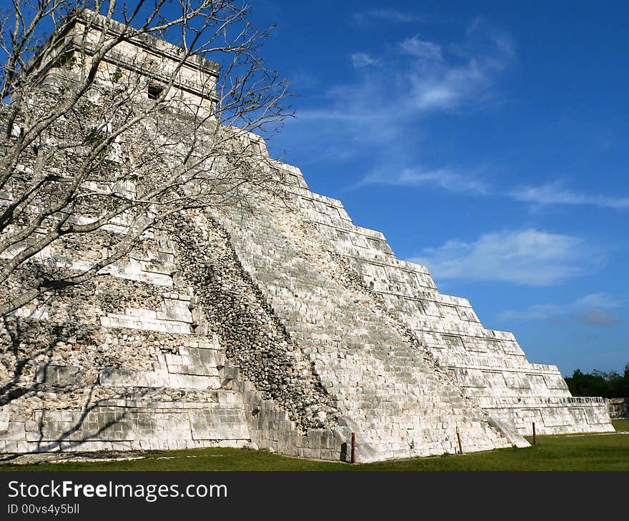 Pyramid Of Chichen Itza