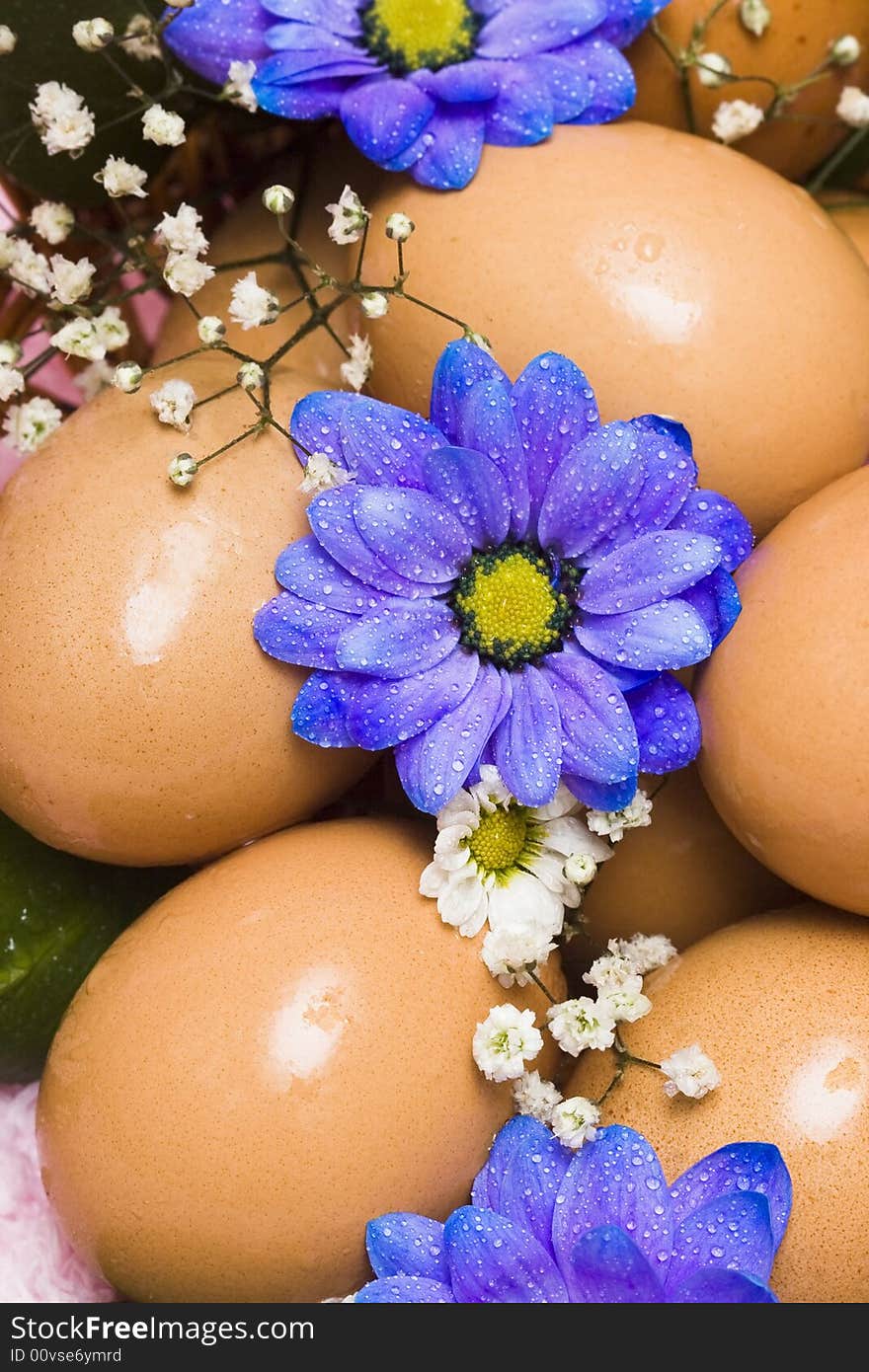 Easter egg with blue flowers