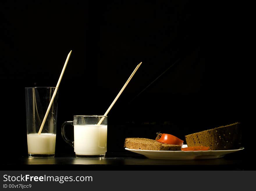 Tasty breakfast with rye-bread and milk