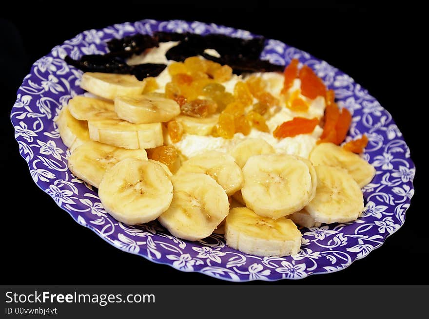 Cottage cheese with fruits