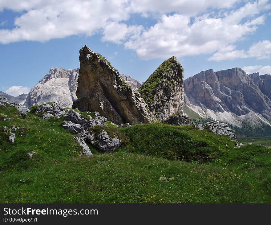 A singolare rock named Pera Longia in Puez-Odle Park. A singolare rock named Pera Longia in Puez-Odle Park