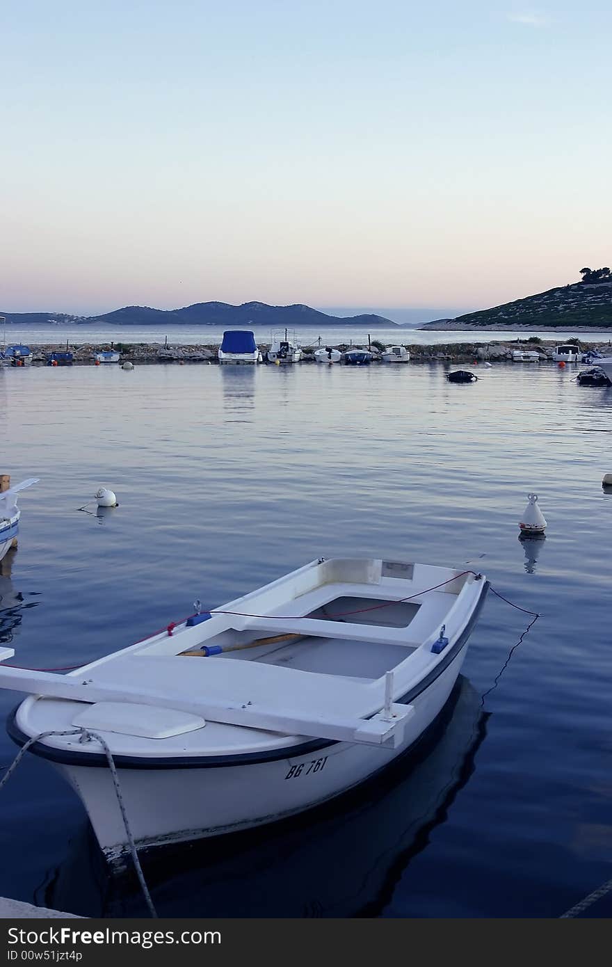 A boat by the sea side