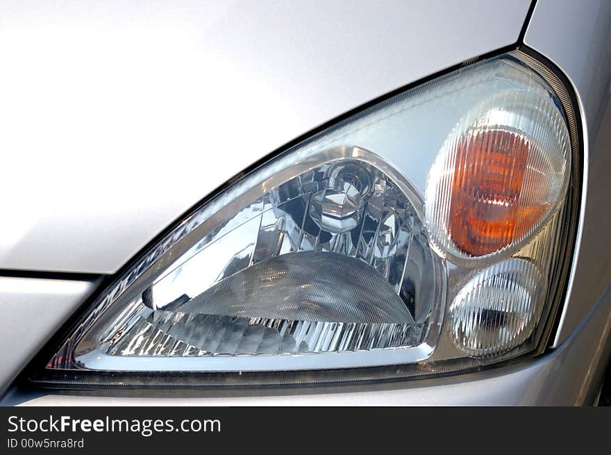 The Headlight of the  passenger car. The Headlight of the  passenger car.