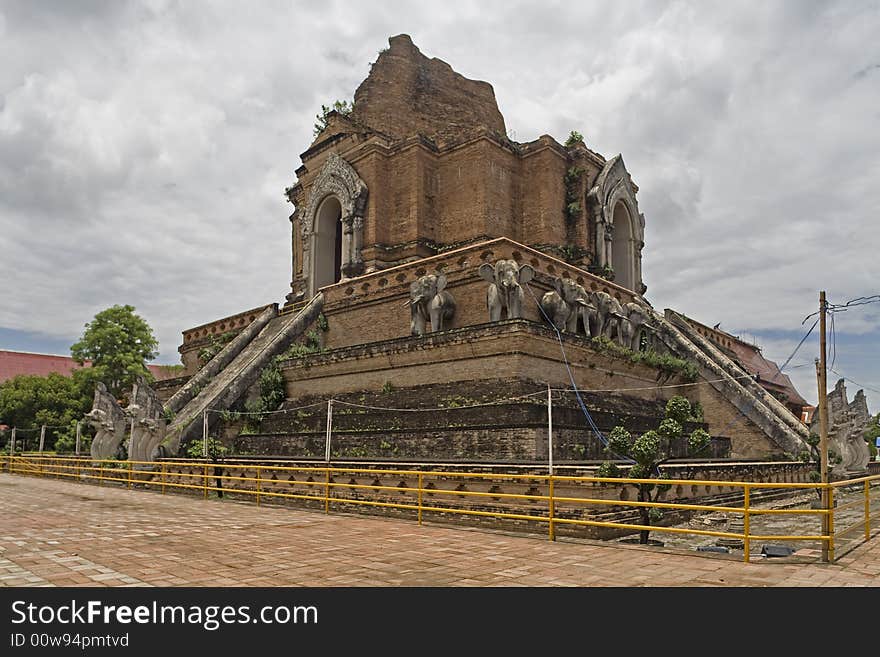 Wat Chedi Luang, Temple In Thailand