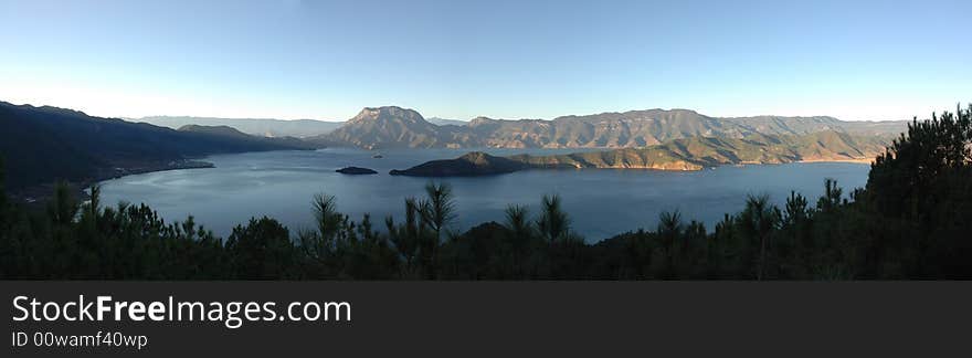 The lugu lake, look like a lake in the heaven.