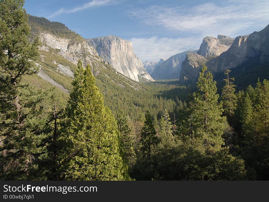 El Capitan and Yosemite valley taken from tunnel view