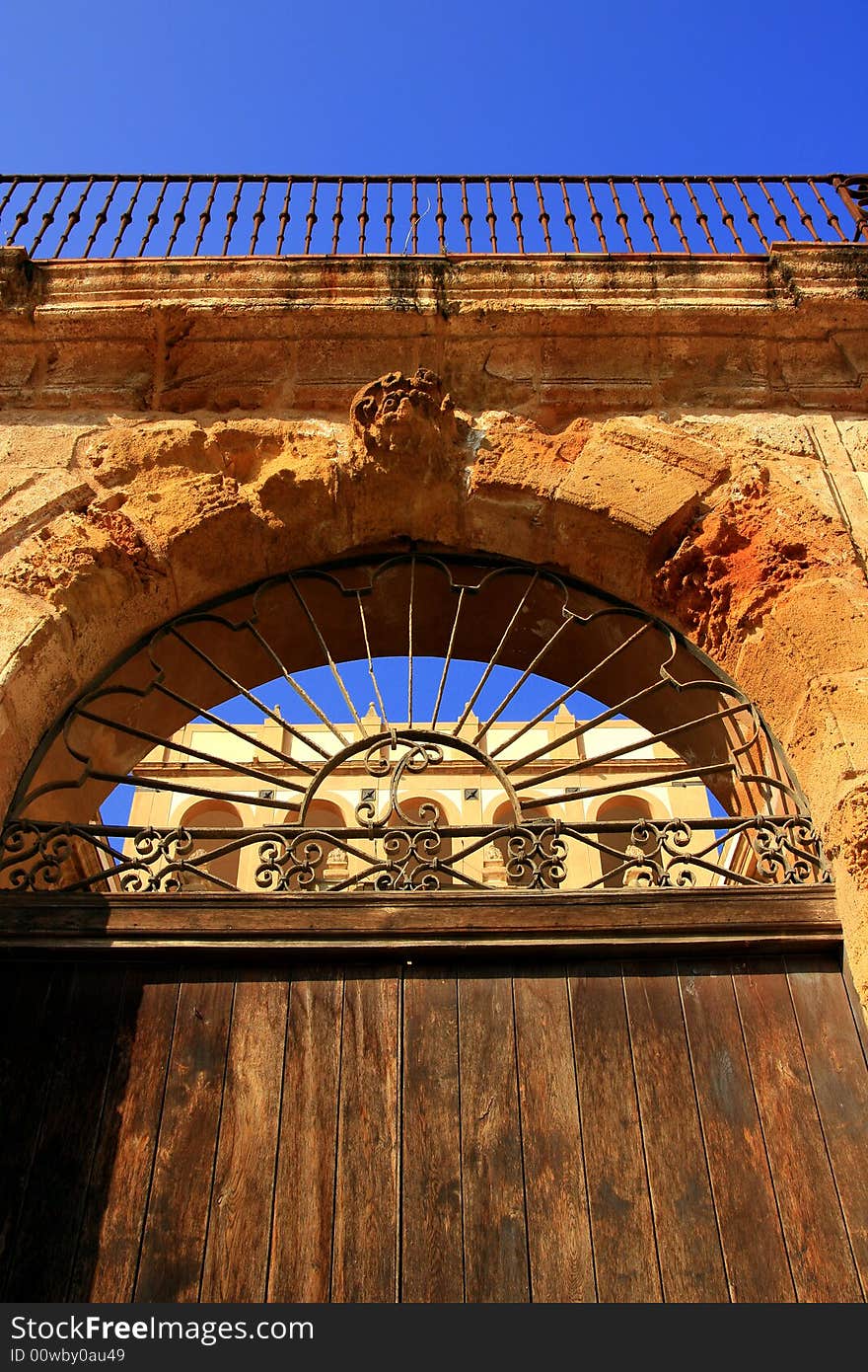 Villa Aragona. Ancient villa, dates back to the first half of the 17th century. Massive square structure with a covered roof-terrace. Italy, Bagheria. Sicily. Villa Aragona. Ancient villa, dates back to the first half of the 17th century. Massive square structure with a covered roof-terrace. Italy, Bagheria. Sicily