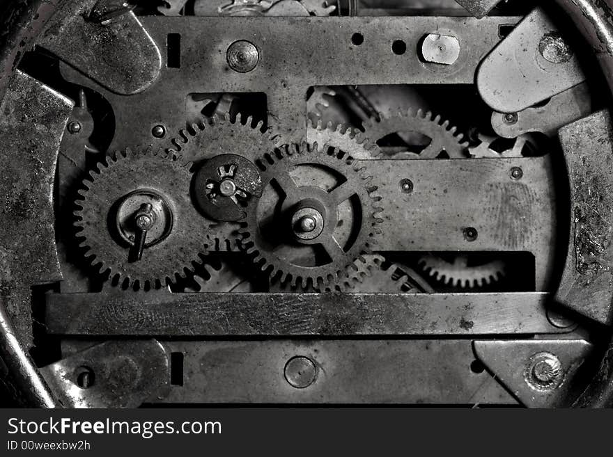 Clock mechanism in B&W