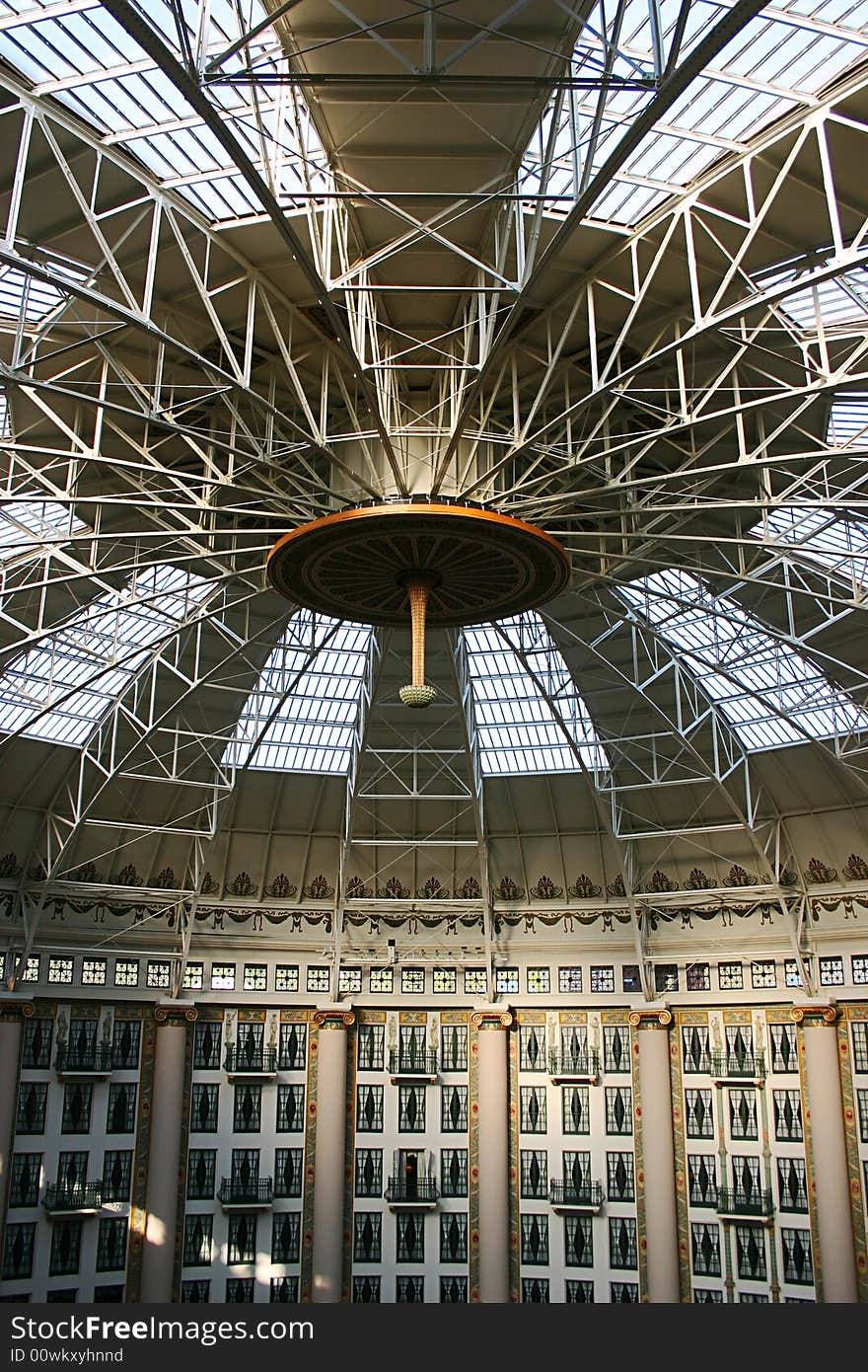 Remarkable free-spanning atrium in an American resort and spa. Remarkable free-spanning atrium in an American resort and spa