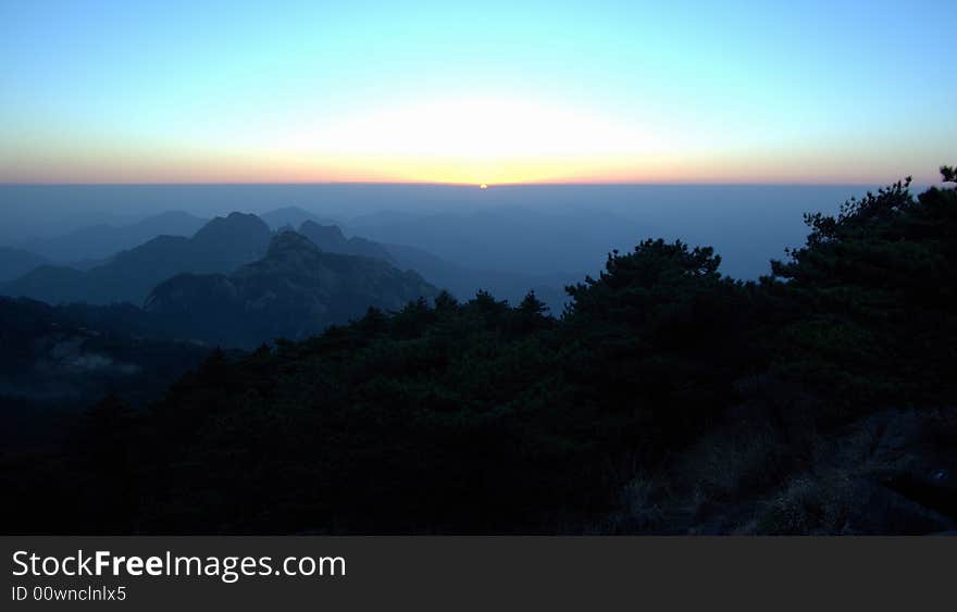 Overlook sunset at huangshan mountain, HDR