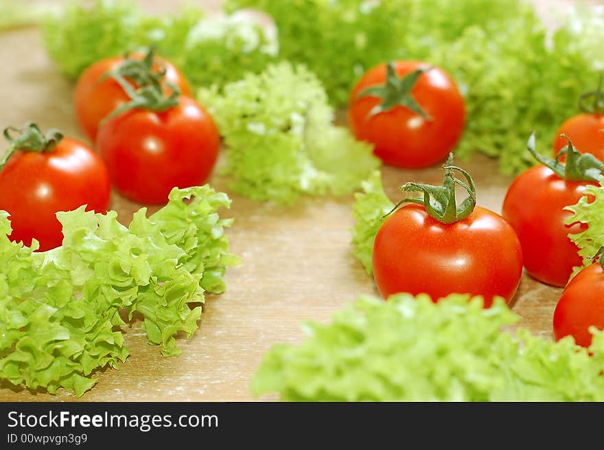 Fresh salad with tomatoes