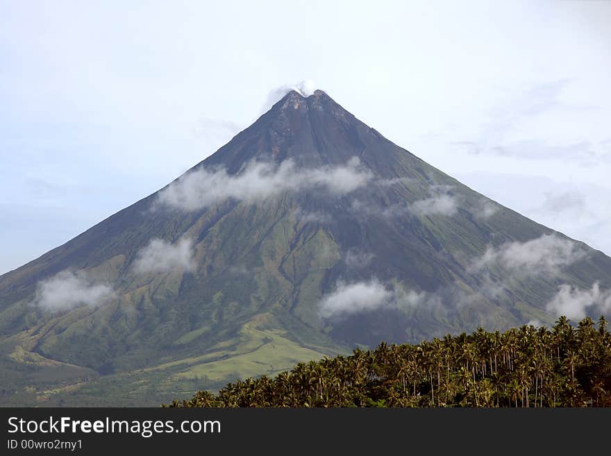 Mount Mayon (Volcano)