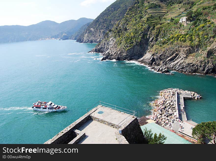 Vernazza, Cinque Terre in Liguria, Italy. Cinque Terre is humanity's world patrimony. Vernazza, Cinque Terre in Liguria, Italy. Cinque Terre is humanity's world patrimony.