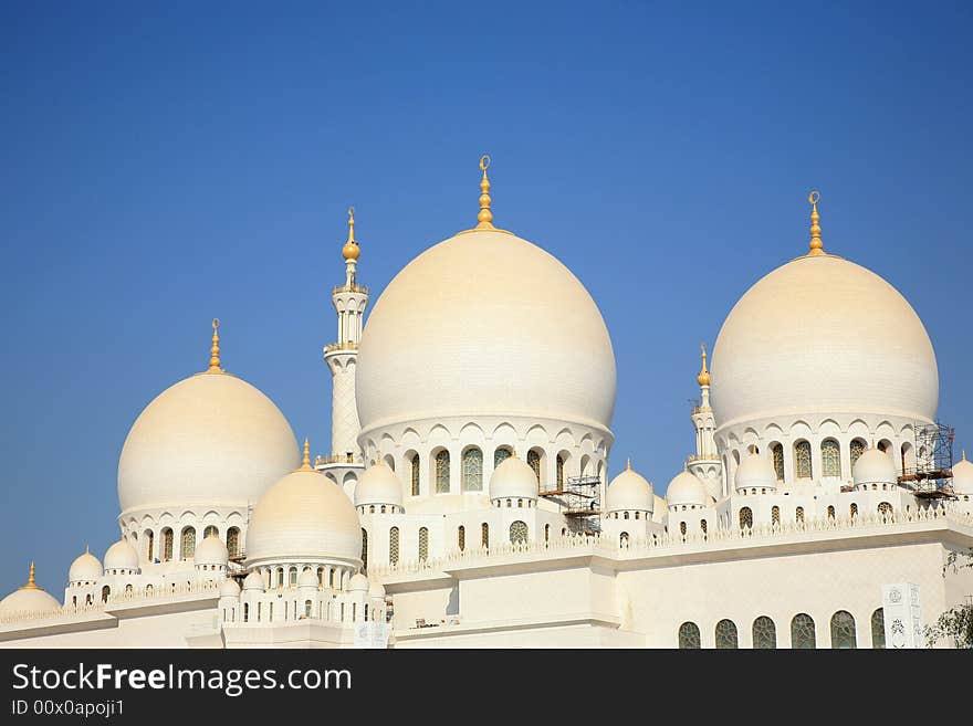 Sheikh Zayed Mosque is Largest Mosque in United Arab Emirates. Sheikh Zayed Mosque is Largest Mosque in United Arab Emirates