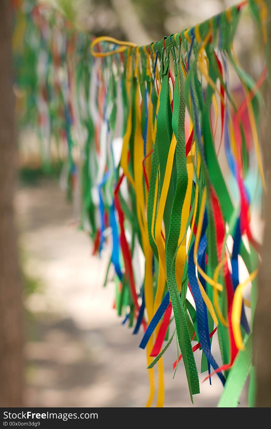 Outdoor decoration: colourful ribbons