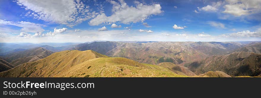 The panoramic view from the top of Mount Feathertop. The panoramic view from the top of Mount Feathertop