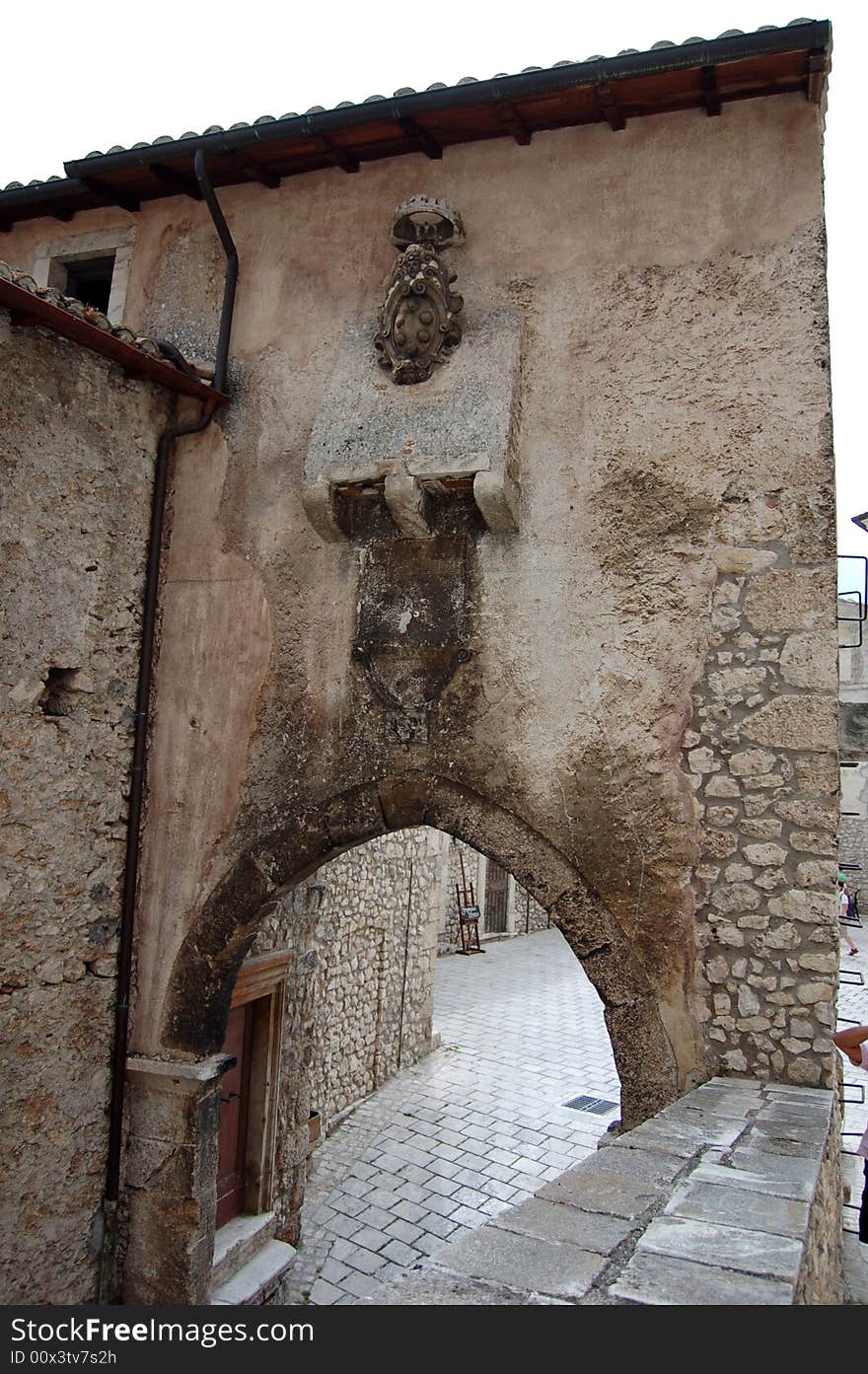 An old door to enter the village in defence of the people who lives there. An old door to enter the village in defence of the people who lives there