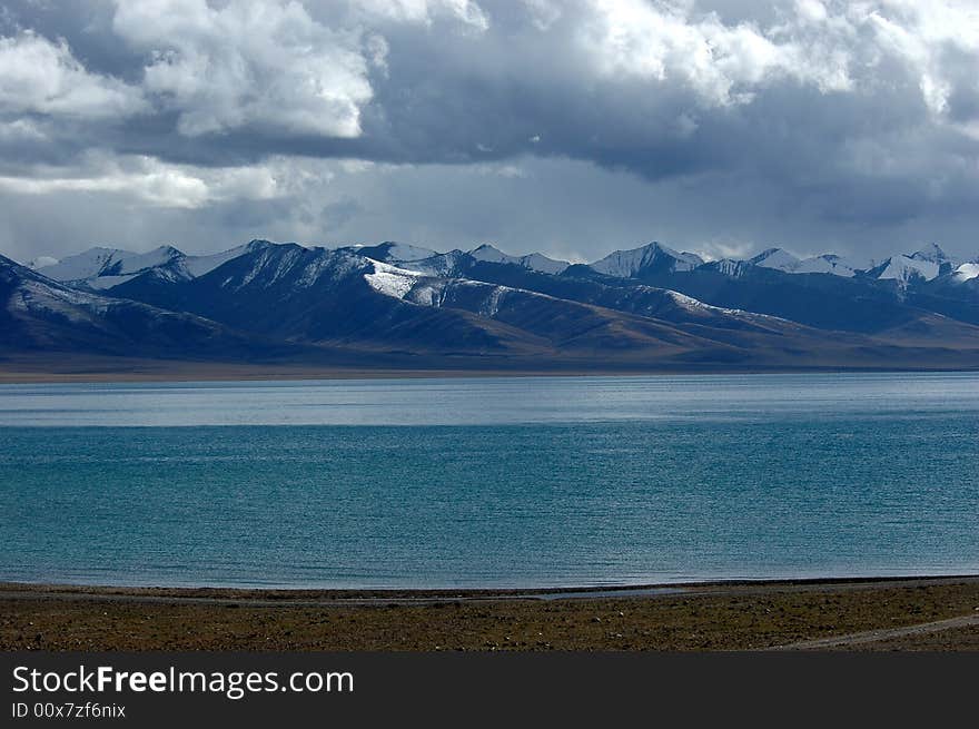 The saint lake Namtso at the foot of the Nyainqntanglha Mountains, a salt water inland lake in Tibet Plateau,China.