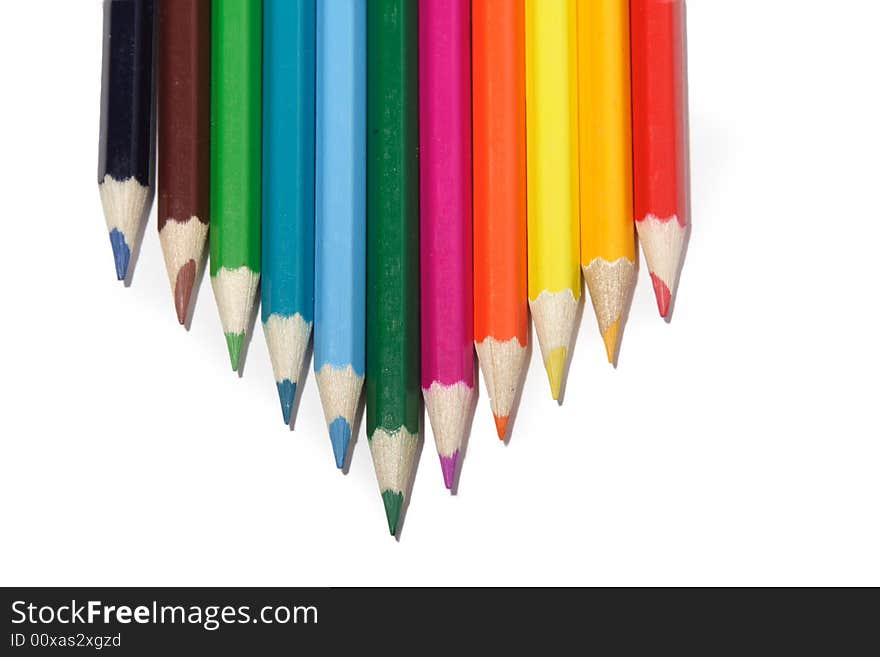 Crayons lies in row