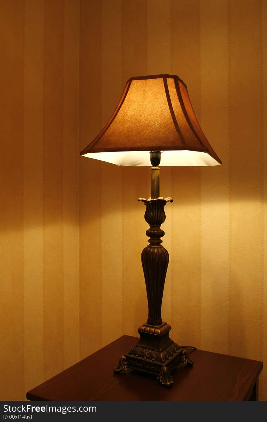 Table lamp