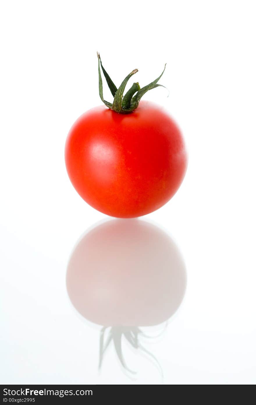 Fresh tomato, isolated