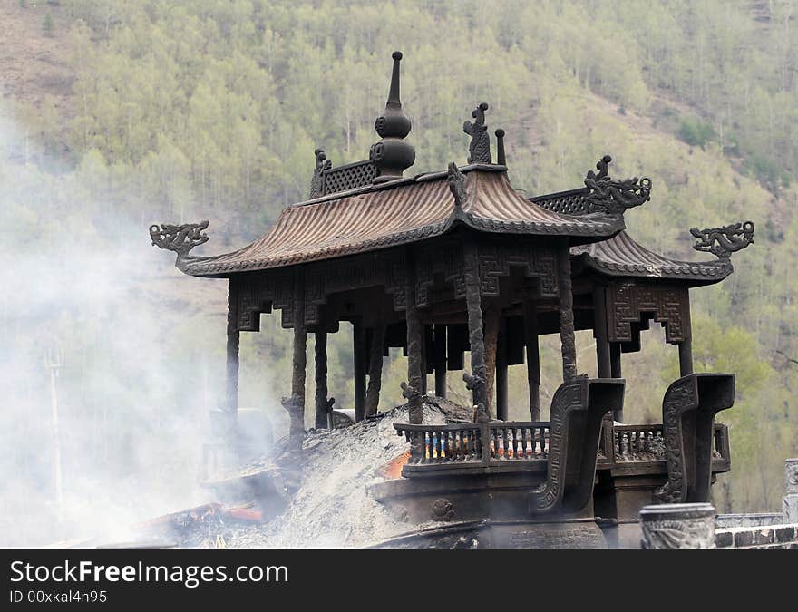 Burning incense's very prosperous incence burner.

Many people believing in Buddhism pray every day here. Burning incense's very prosperous incence burner.

Many people believing in Buddhism pray every day here.