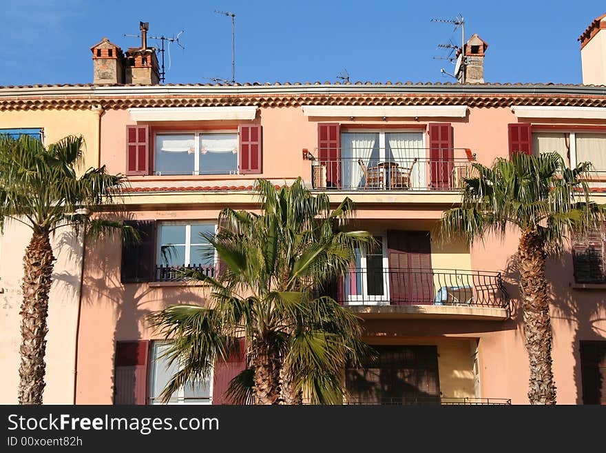 Houses In Sanary