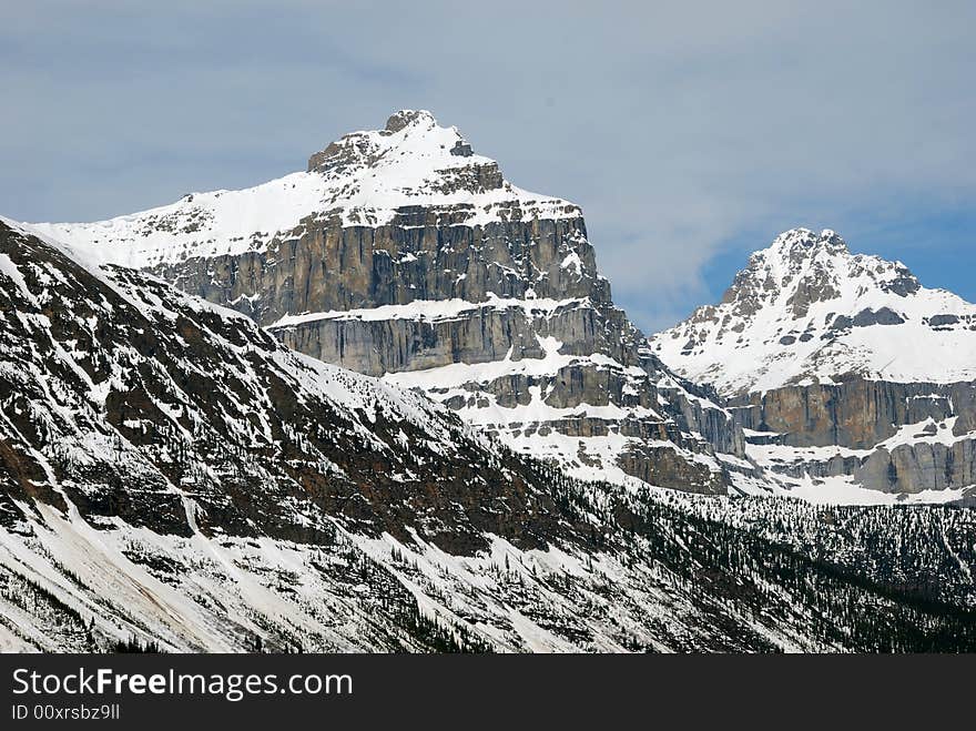 Snow mountain peaks near Bow lake