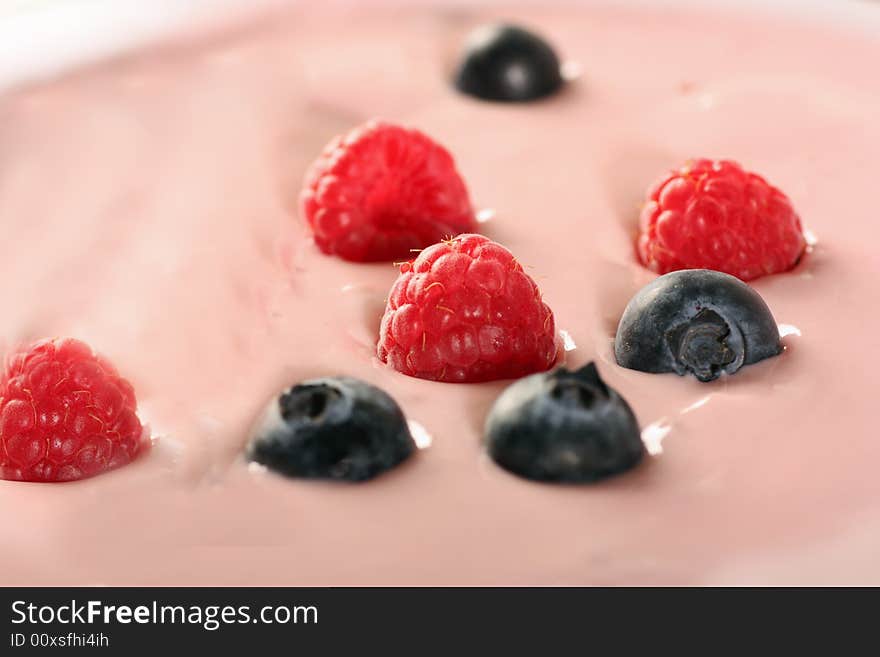 Blueberry and raspberrys with yoghurt.