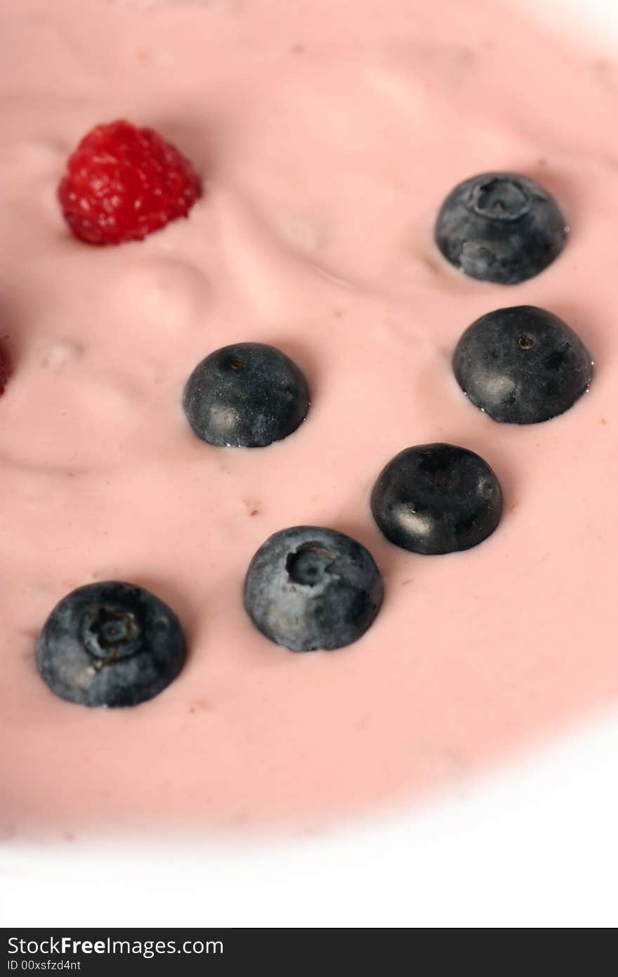 Blueberry and raspberrys with yoghurt.