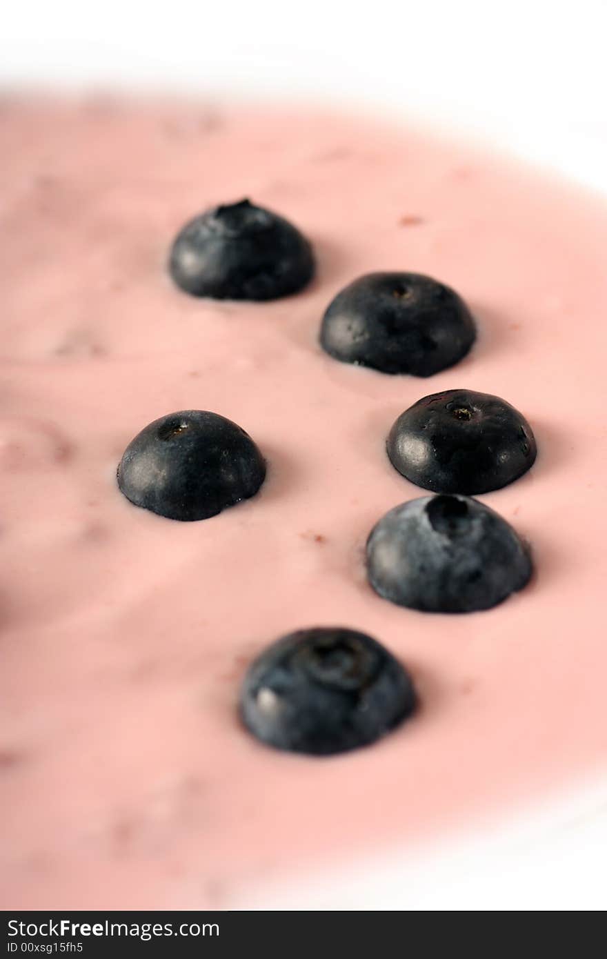 Blueberry and raspberrys with yoghurt.