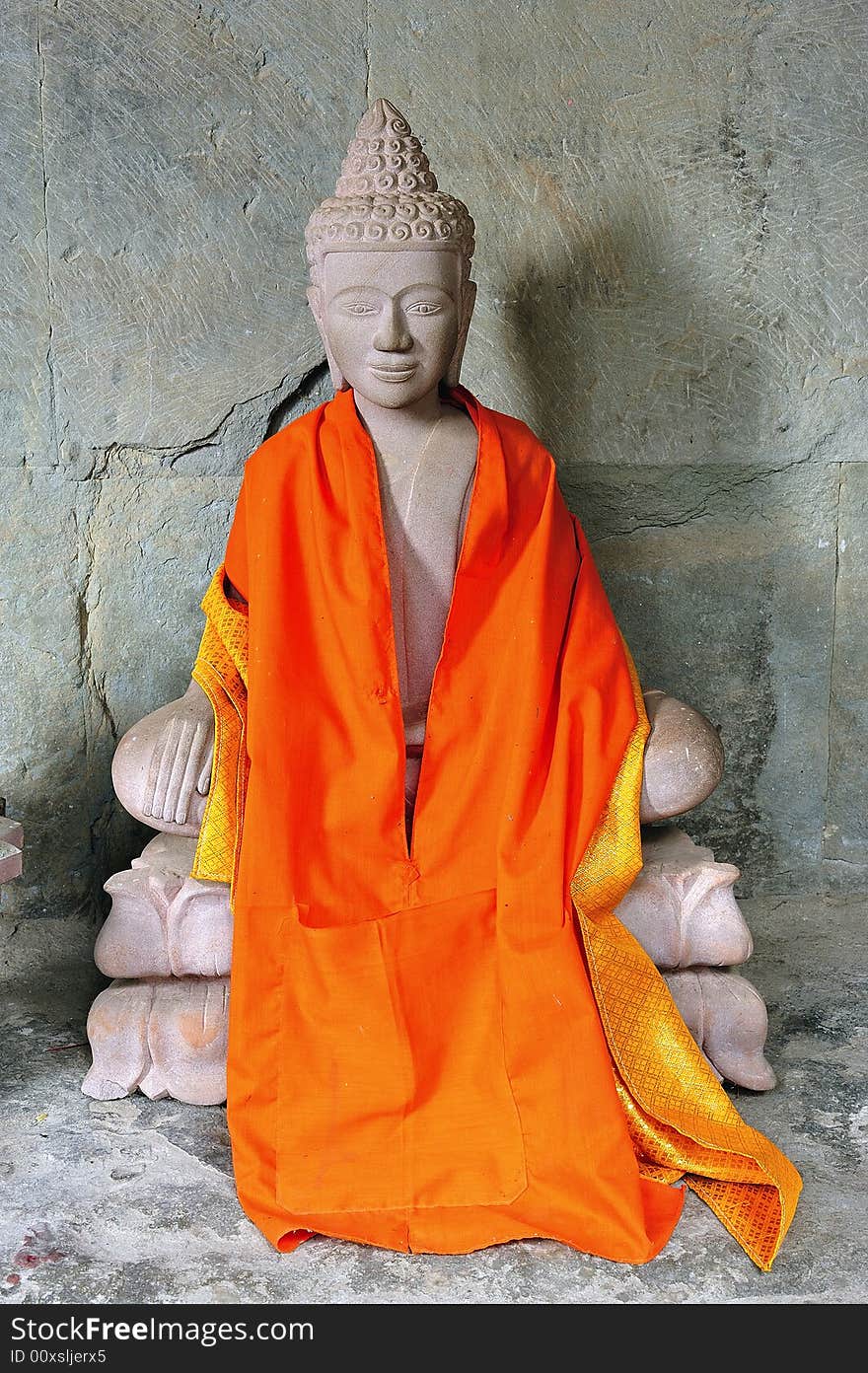 Cambodia; Angkor Wat: seated buddha