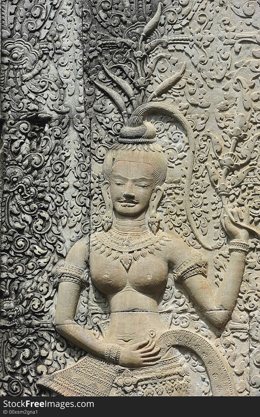 Cambodia; Angkor wat ; bas reliefs: apsara