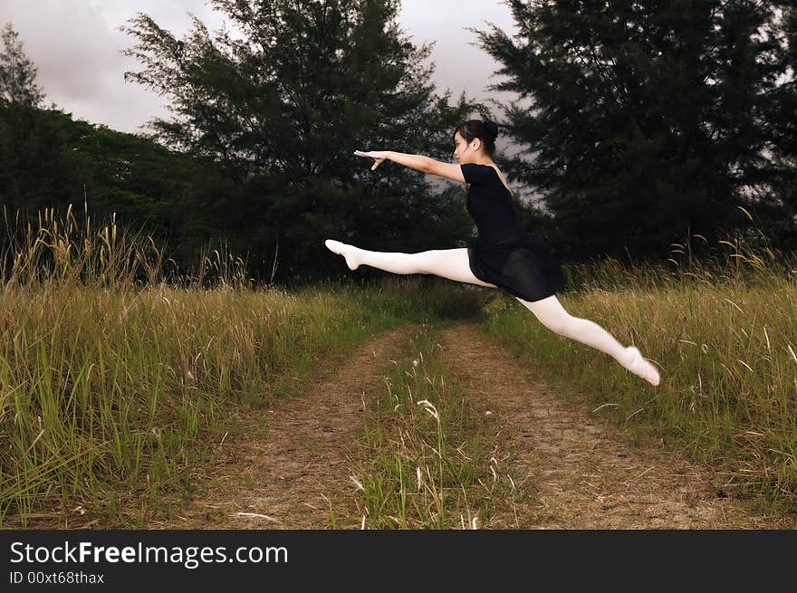 Ballerinas performing in the outdoors. Ballerinas performing in the outdoors