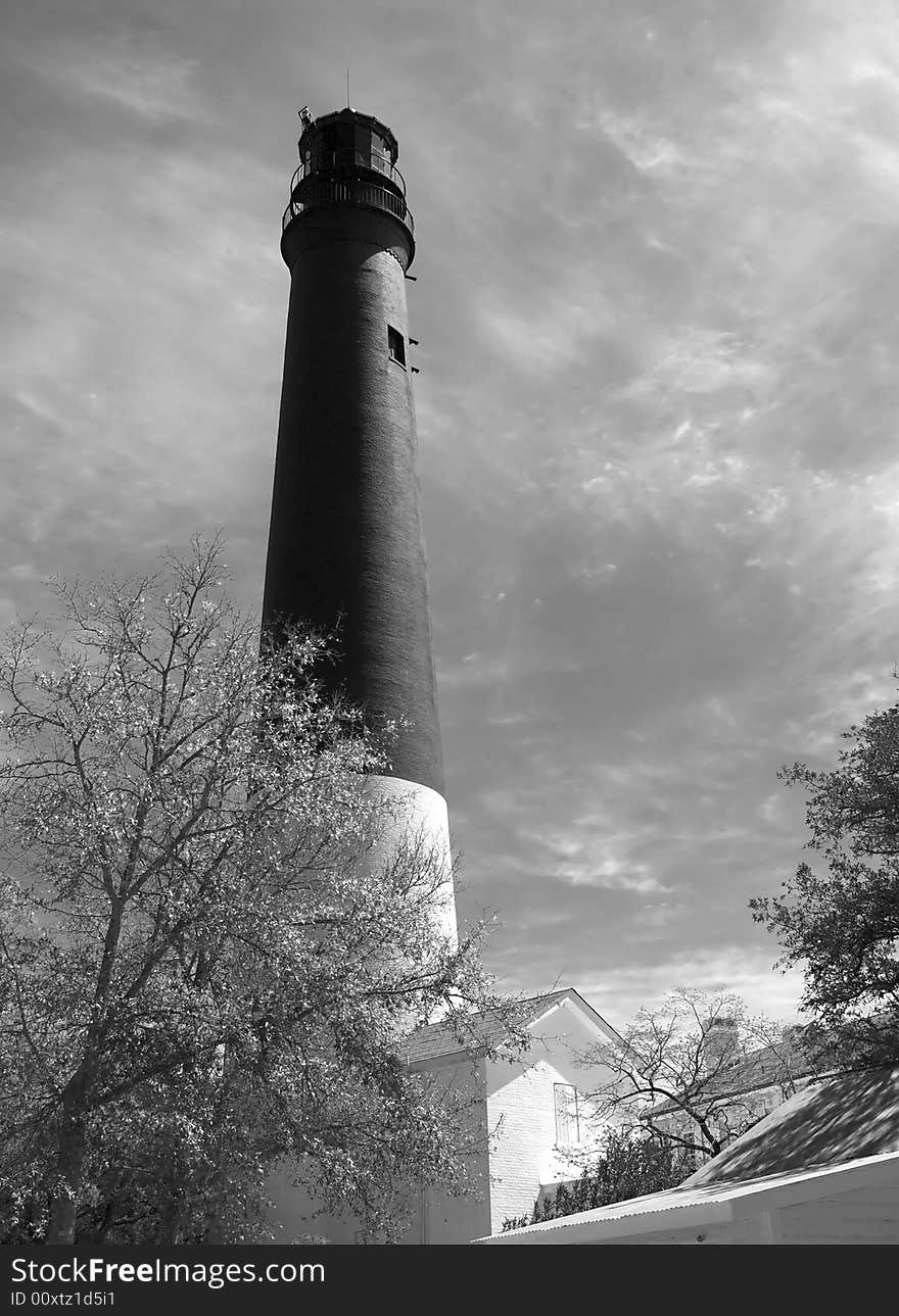 Lighthouse (B+W)