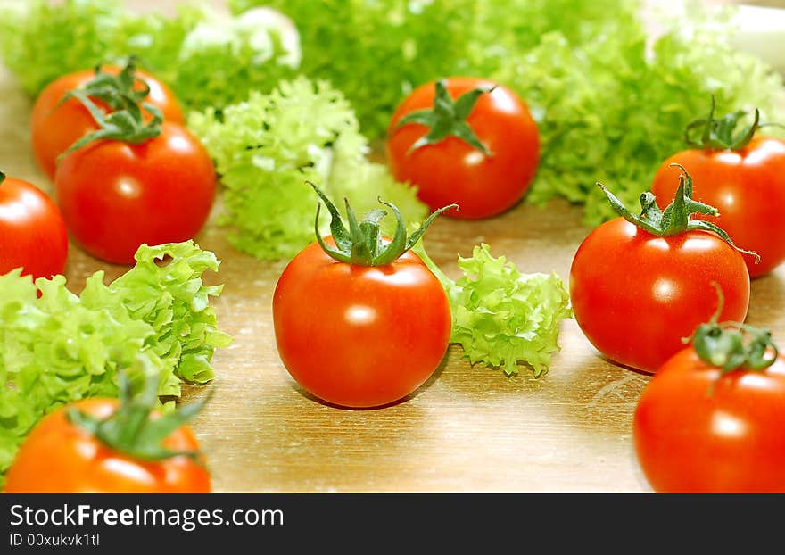 Fresh salad with tomatoes