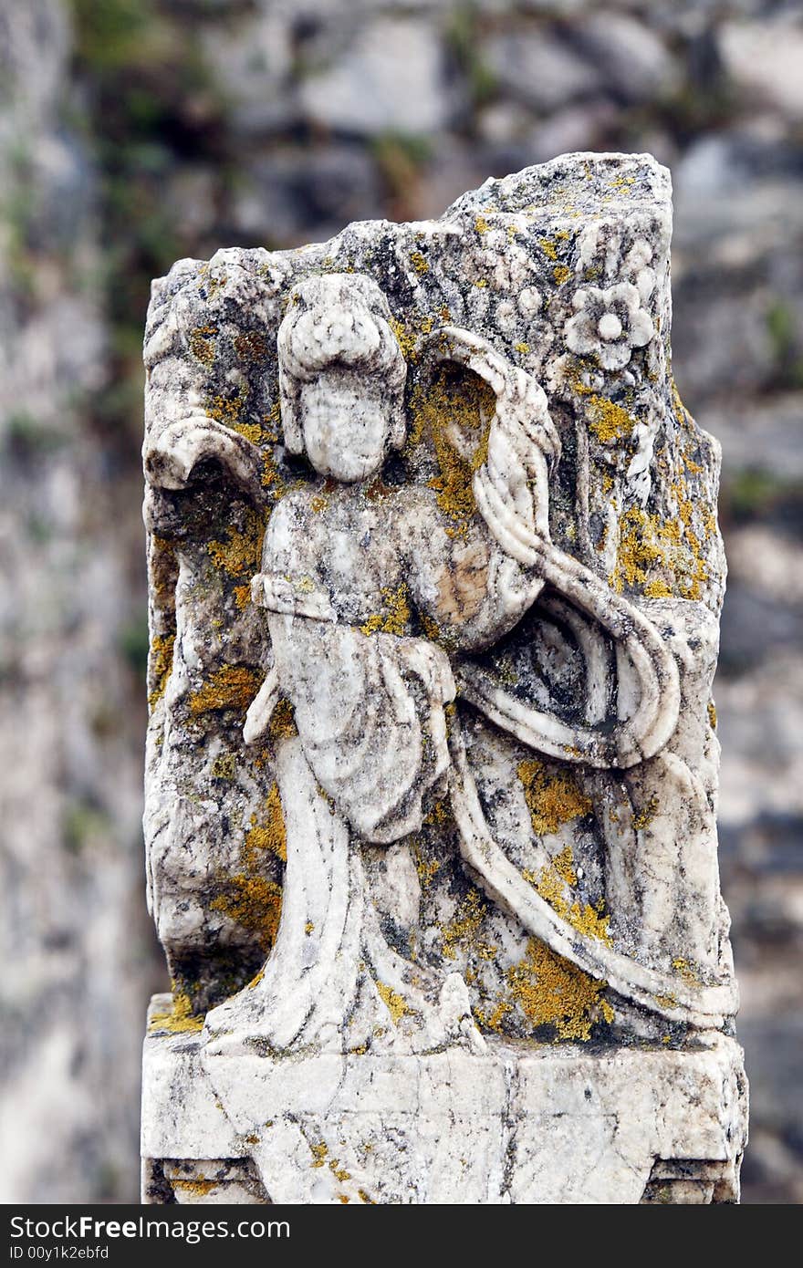 Ancient stone carving in the temple.
Pattern and image are very vivid, lifelike.

This stone carving has already had a history of more than 1,000 years.