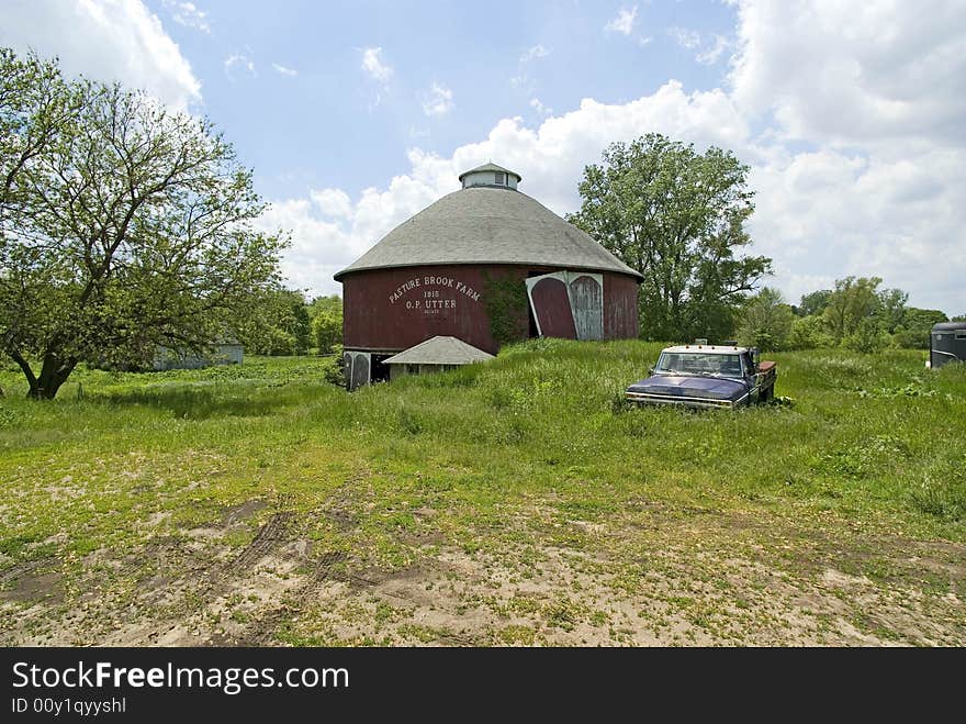 O.P. Utter round Barn