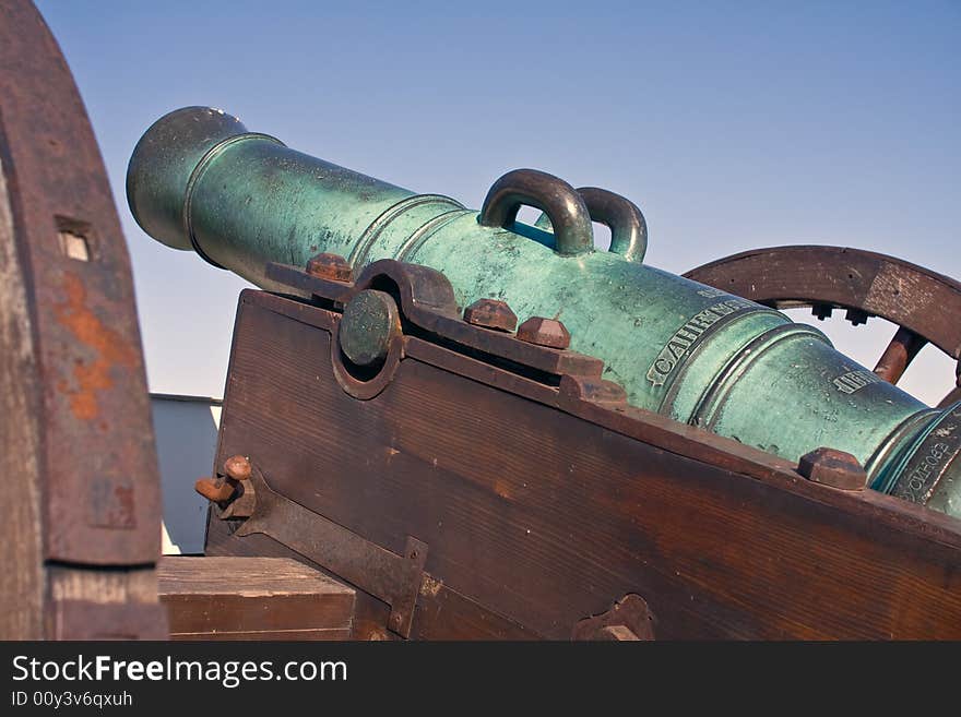 Russian 1/4 capricorn gun, model of 1805, manufactured at St.Petersburg Arsenal in 1813. Russian 1/4 capricorn gun, model of 1805, manufactured at St.Petersburg Arsenal in 1813.