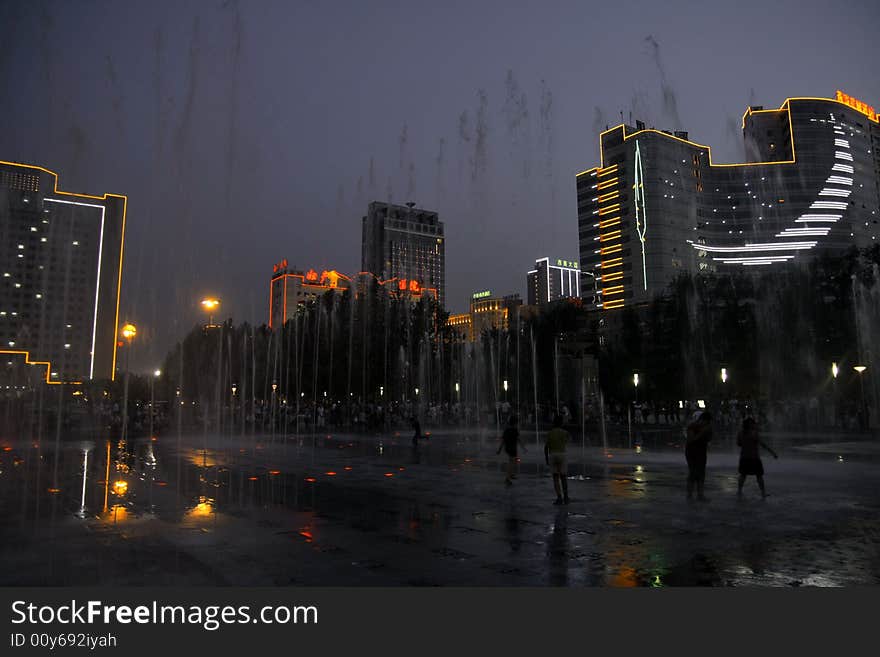 June 1 Children's Day, evening, one of China's musical fountains